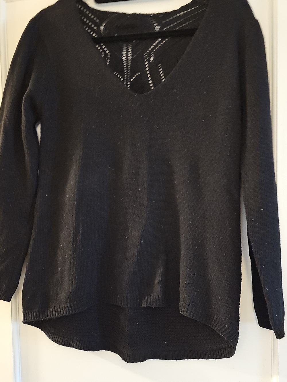 Source Unknown Black V-Neck Long Sleeve Women's Sweater